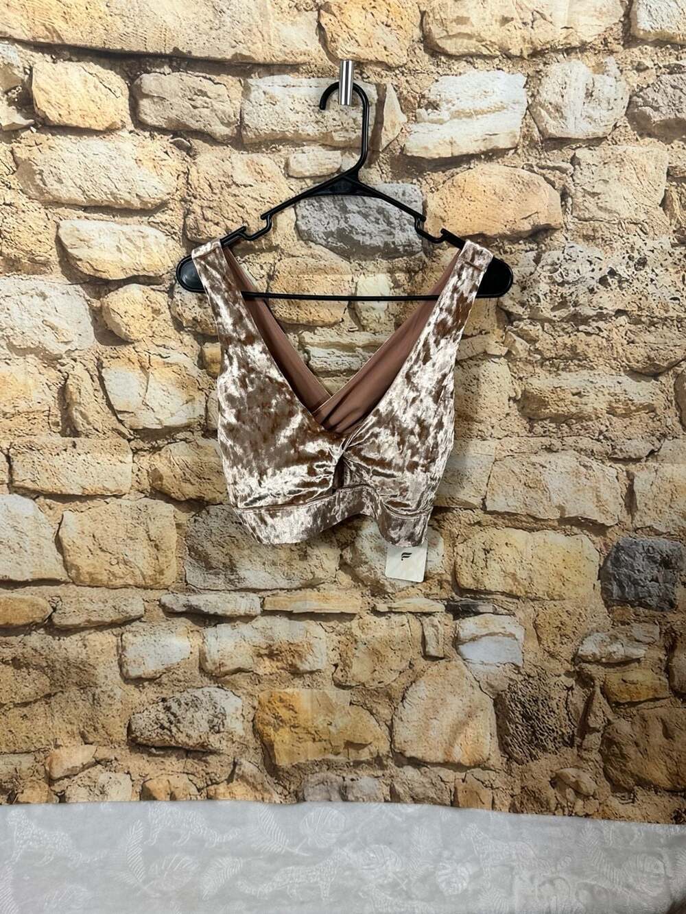 Fabletics Oasis Crushed Velour Twist Sports Bra